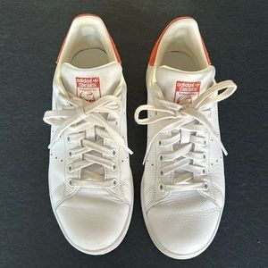 Adidas Stan Smith originals. White with orange/salmon suede heel detail M6.5